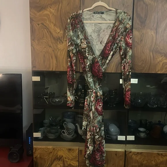 NWO JALOUX /Zalu rayon Wrap around Vintage Gorgeous Dress Size Large See video - Picture 4 of 12